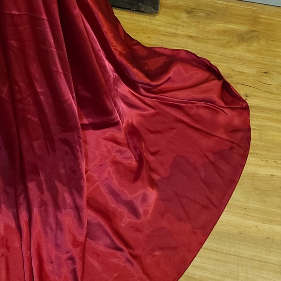 Betsy & Adam Red Floor Length Prom Formal Size 0 - Picture 5 of 9